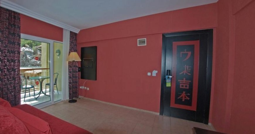 اتاق هتل مرسوی اکسکلوسیو آکوا