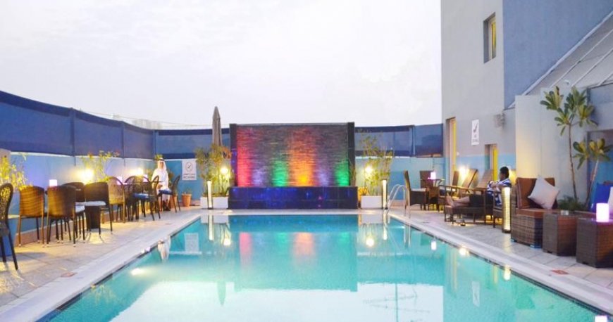 استخر هتل مونترال دبی