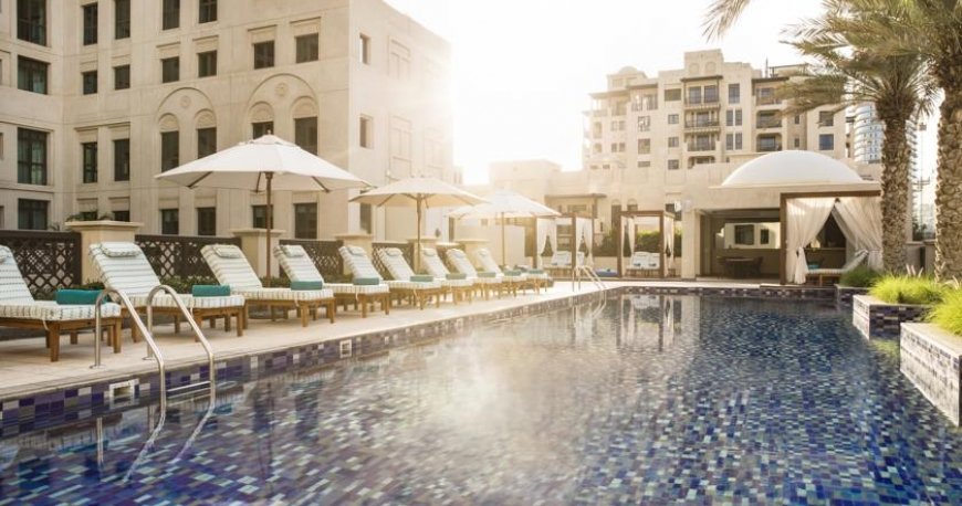استخر هتل منزل دانتون دبی