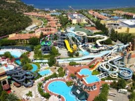 هتل آکوا فانتزی