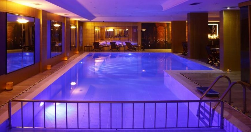 استخر هتل گرند خلیج استانبول