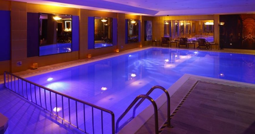 استخر هتل گرند خلیج استانبول