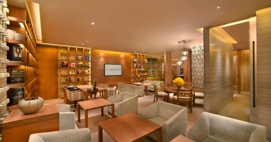 لابی هتل گرند حیات سنگاپور