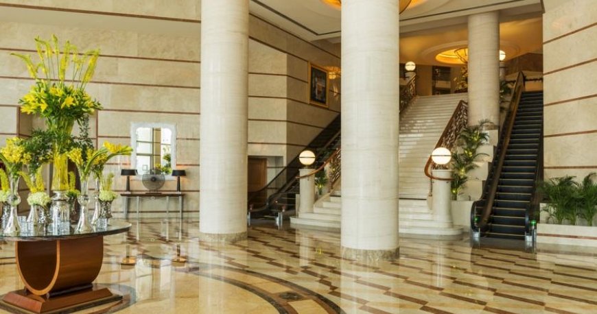 لابی هتل شرایتون دبی کریک دبی امارات متحده ی عربی