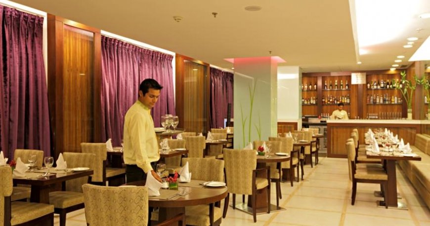 رستوران هتل کانتری این ساکت دهلی رستوران هتل کانتری این ساکت دهلی