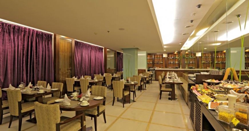 رستوران هتل کانتری این ساکت دهلی رستوران هتل کانتری این ساکت دهلی