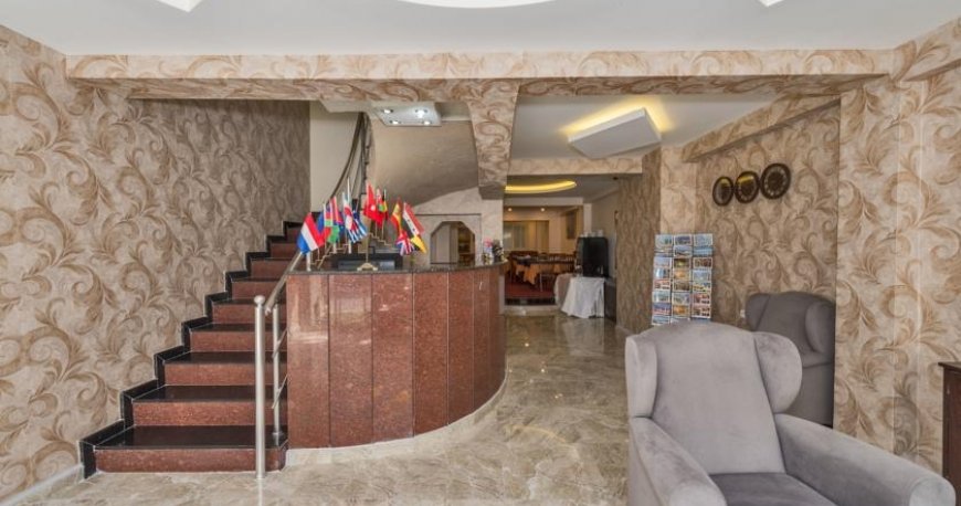 لابی هتل مارال
