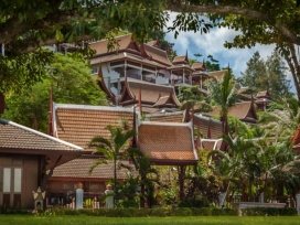 هتل تاورن بیچ ویلیج