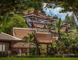 هتل تاورن بیچ ویلیج