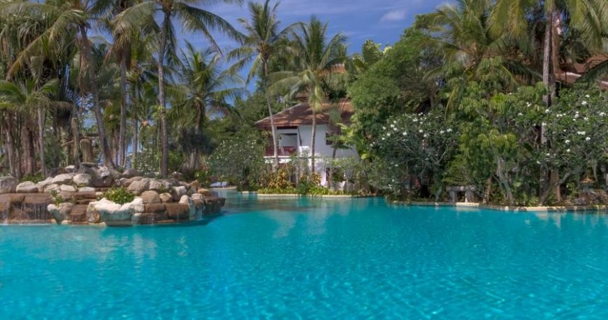 استخر هتل تاورن بیچ پوکت استخر هتل تاورن بیچ پوکت