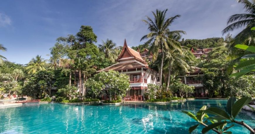 استخر هتل تاورن بیچ پوکت استخر هتل تاورن بیچ پوکت