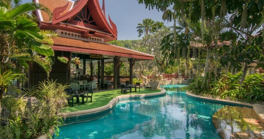 استخر هتل تاورن بیچ پوکت استخر هتل تاورن بیچ پوکت