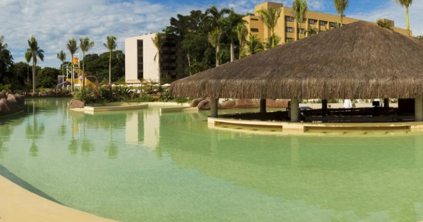 استخر هتل مابو ترماس ایگواسو استخر هتل مابو ترماس ایگواسو