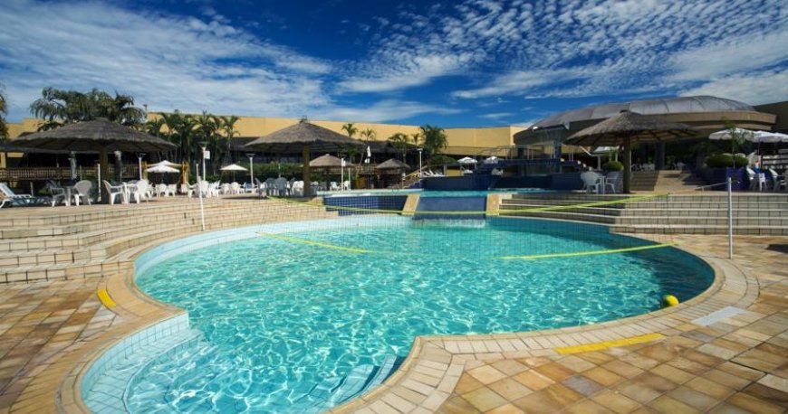 استخر هتل مابو ترماس ایگواسو استخر هتل مابو ترماس ایگواسو