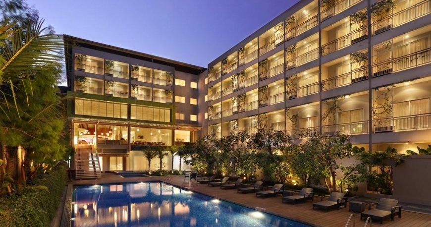 استخر هتل هالیدی این اکسپرس بالی رایا کوتا