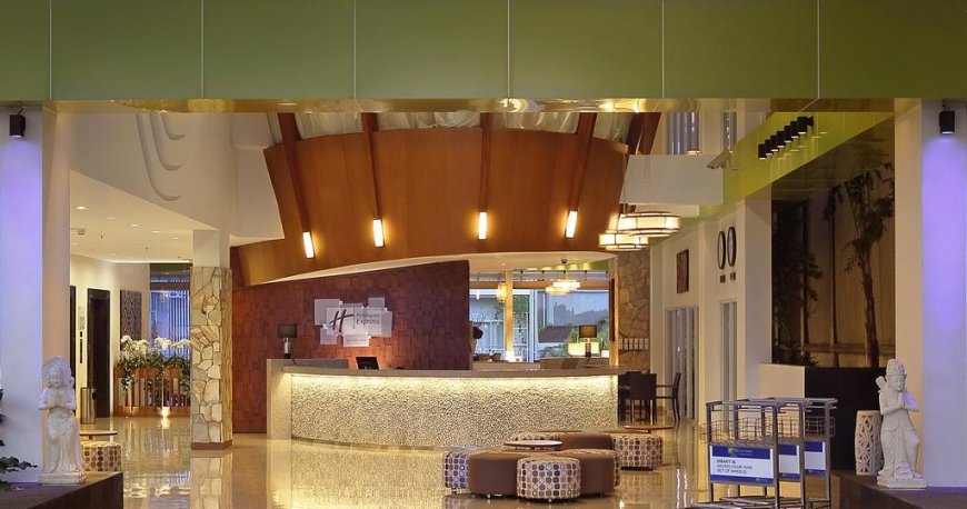 لابی هتل هالیدی این اکسپرس بالی رایا کوتا