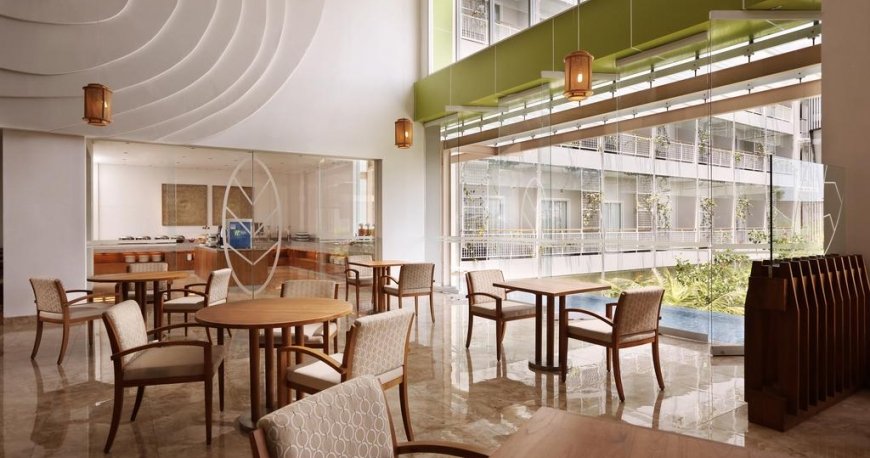 رستوران هتل هالیدی این اکسپرس بالی رایا کوتا