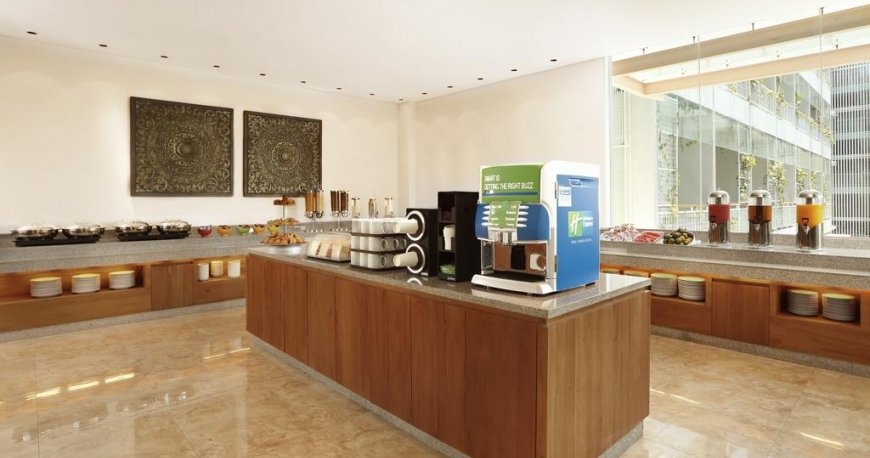 رستوران هتل هالیدی این اکسپرس بالی رایا کوتا