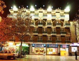 هتل عالی قاپو