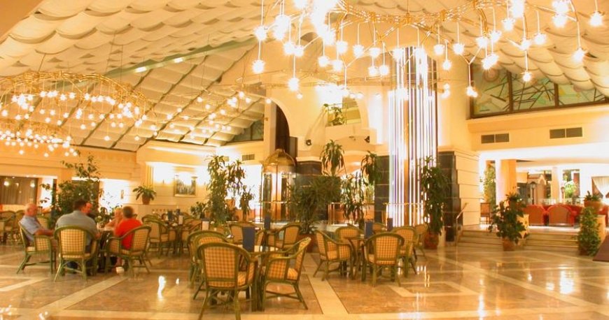 رستوران هتل آکوا