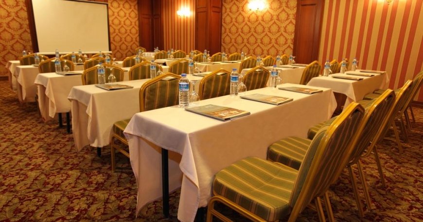 رستوران هتل گلدن پارک تکسیم بسفر