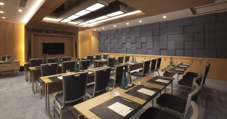 سالن کنفرانس هتل رادیسون بلو استانبول