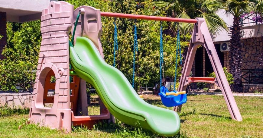 کیدزکلابهتل بلکون