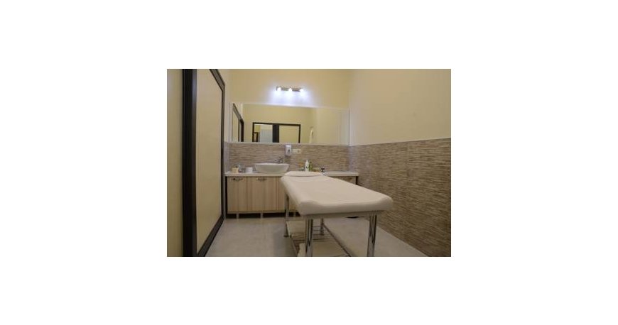 استخر هتل گلدن پالاس تفلیس