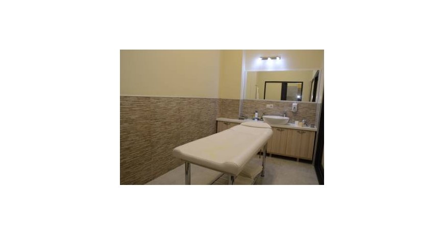 استخر هتل گلدن پالاس تفلیس