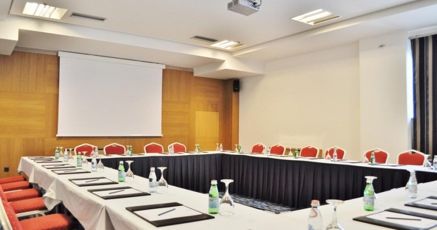 سالن کنفرانس هتل امرالد باکو