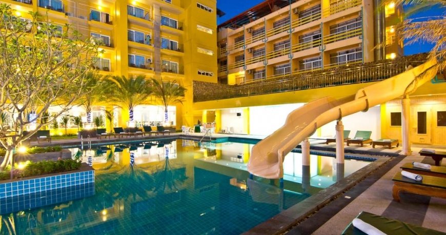 پارک آبی هتل بلا اکسپرس پاتایا