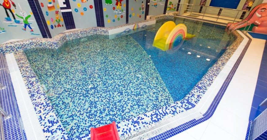 استخر هتل آستوریا