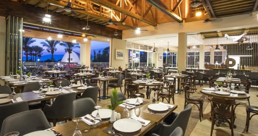 رستوران هتل آکوا فانتزی کوش آداسی