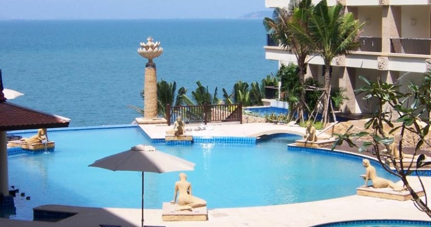 استخر هتل گاردن کلیف پاتایا