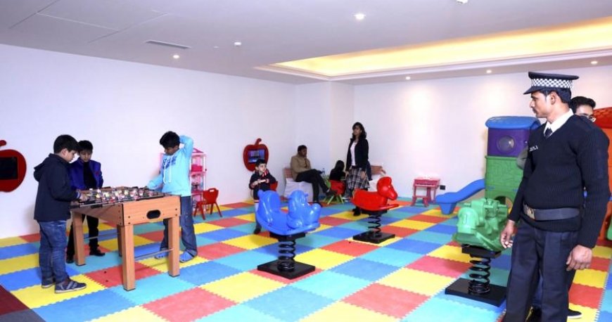 اتاق بازی هتل رامادا پلازا آگرا