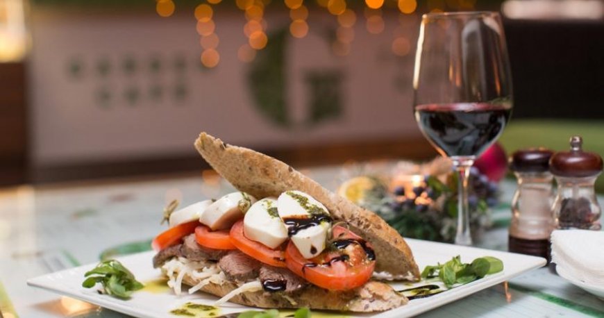 رستوران هتل سوکوز بریج سنت پترزبورگ