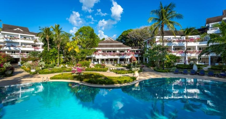 استخر هتل تاورن پالم پیچ ریزورت استخر هتل تاورن پالم پیچ ریزورت