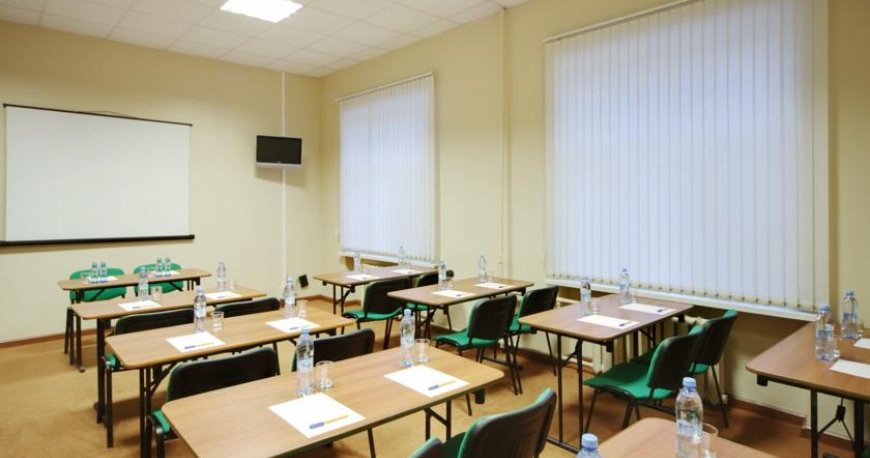 سالن کنفرانس هتل اوکتابر اسکایا سنت پترزبورگ روسیه 