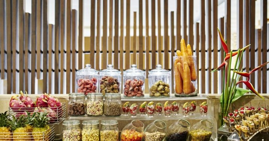 رستوران هتل سوئیسوتل ریزورت