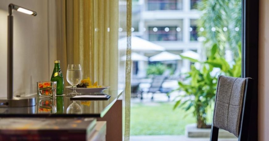 رستوران هتل سوئیسوتل ریزورت