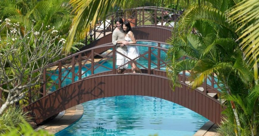 استخر هتل زوری وارکا بیچ ریزورت