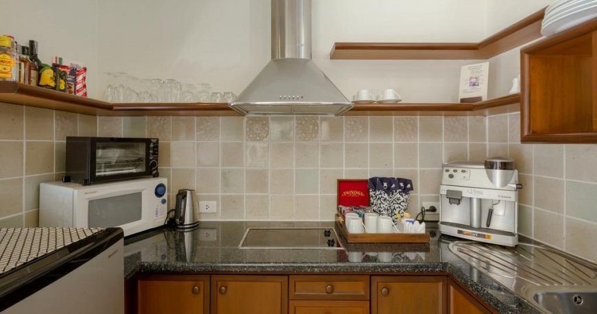 آشپزخانه هتل بنیان تری پوکت آشپزخانه هتل بنیان تری پوکت