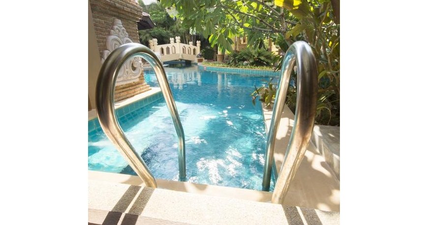 استخر هتل شانایا بیچ ریزورت اند اسپا پوکت