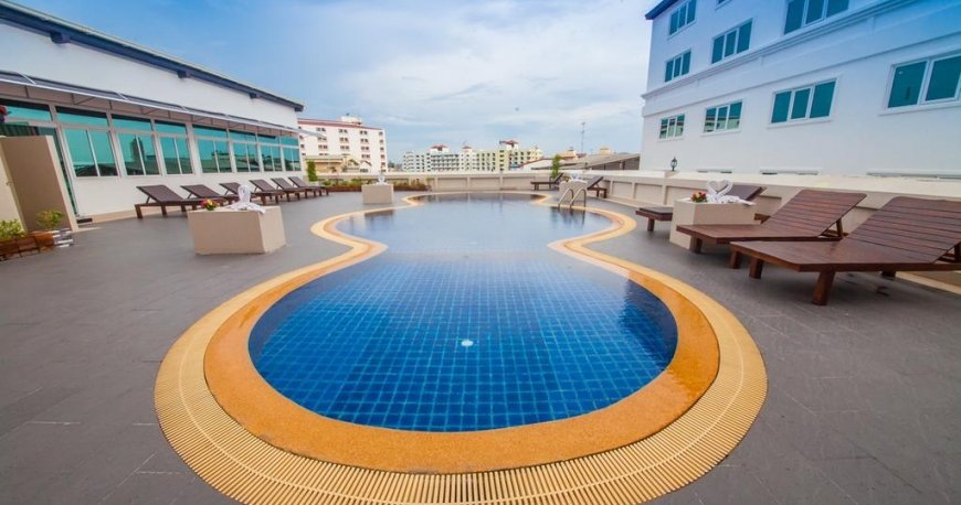 استخر هتل بوتیک سیتی پاتایا