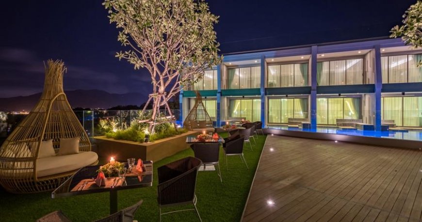 رستوران هتل کرست ریزورت اند پول ویلاز