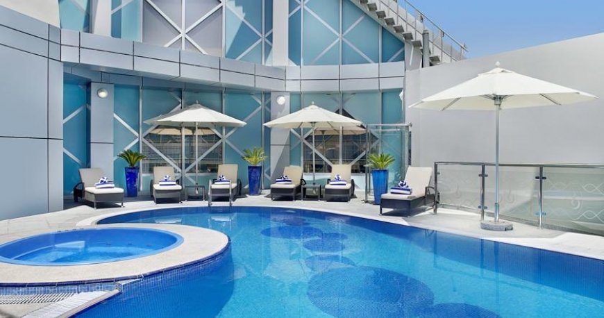 استخر هتل سیتی سیزن تاور