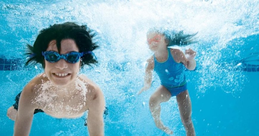 استخر هتل کورت یارد بمبئی استخر هتل کورت یارد بمبئی