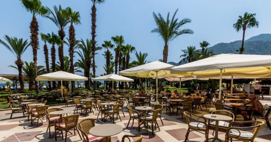 رستوران هتل آکوا