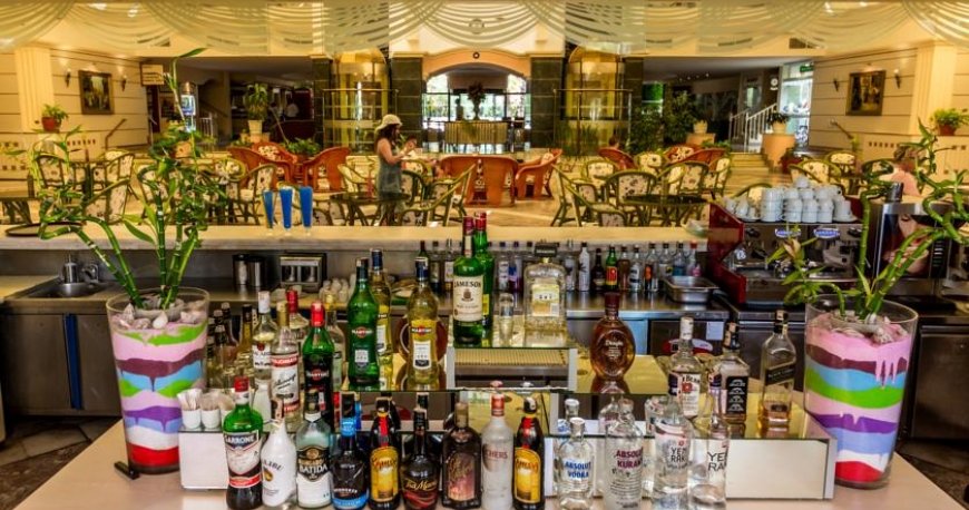 رستوران هتل آکوا