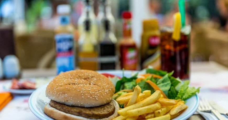 رستوران هتل آکوا